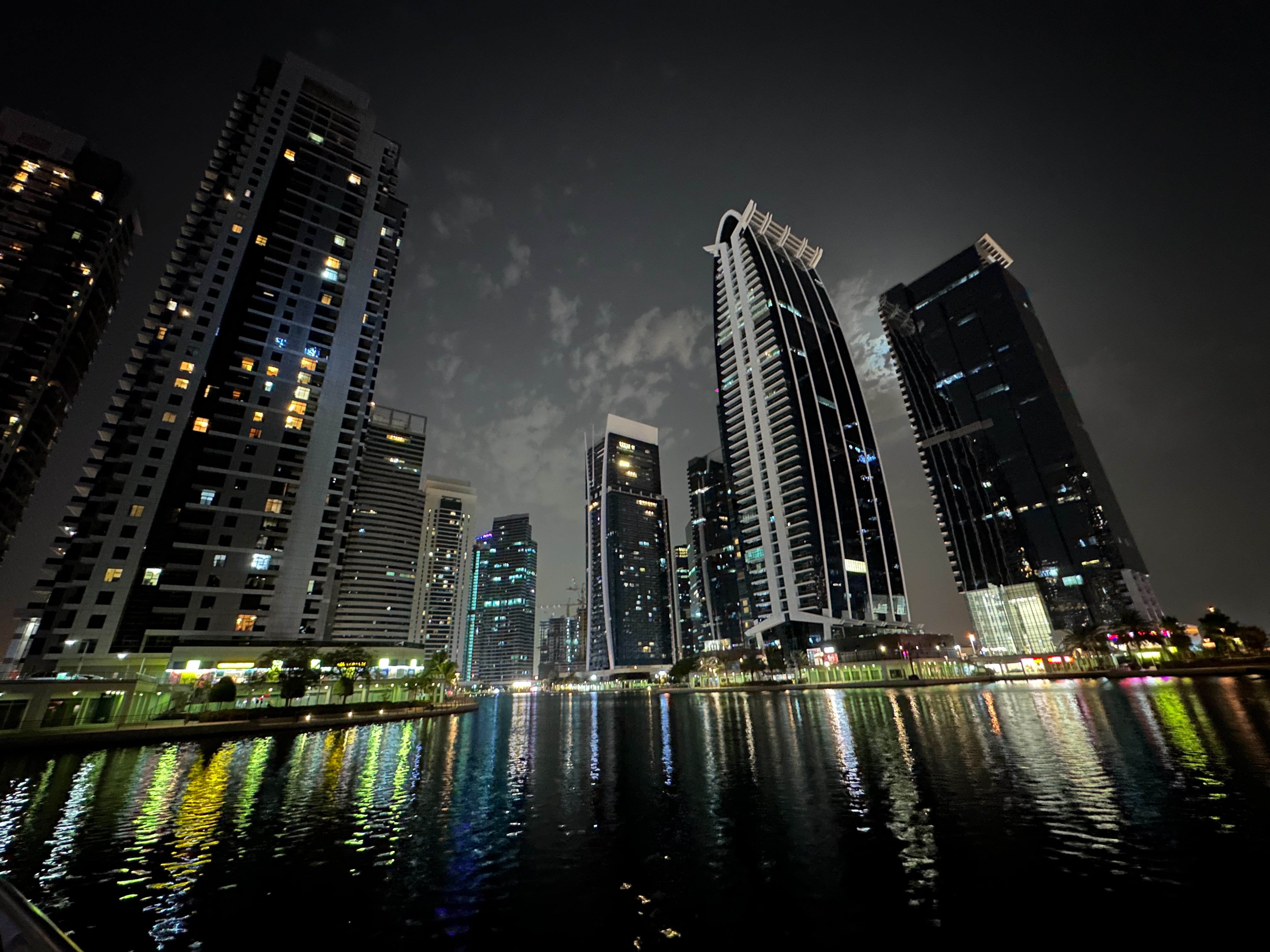 Jumeirah Lake Towers (JLT)