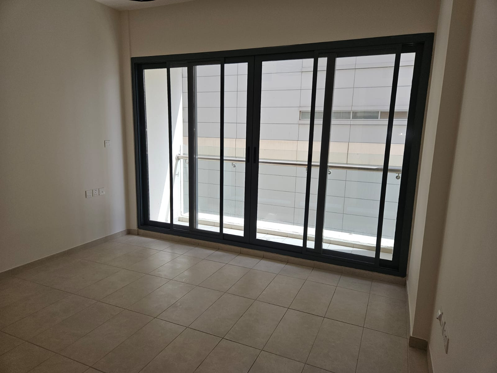 Spacious 2-Bedroom Apartment for Rent in Al Mankhool, Dubai 3