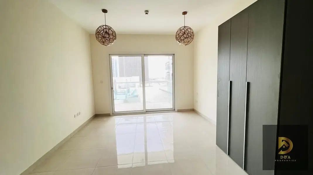 No Traffic zone | Unfurnished | Vacant | Pool view 3