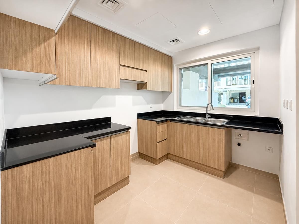 Modern Townhouse | Unfurnished | Family Community 4