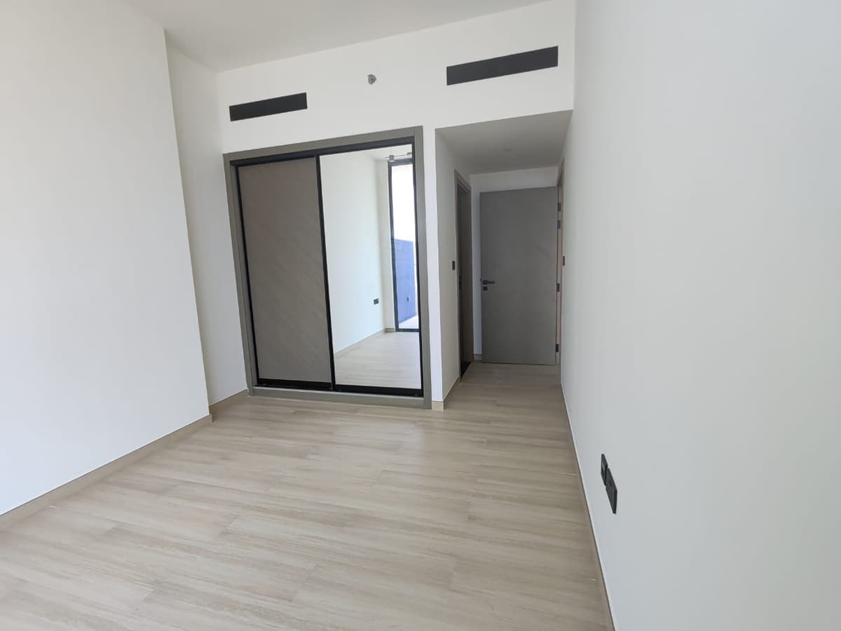 Prime JVC Location | Marina View | Vacant 5