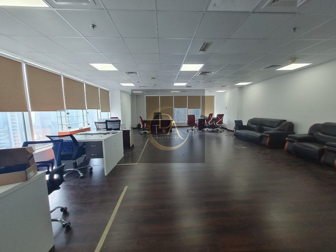 Business Bay| Bright fitted| Corner| Middle floor 4