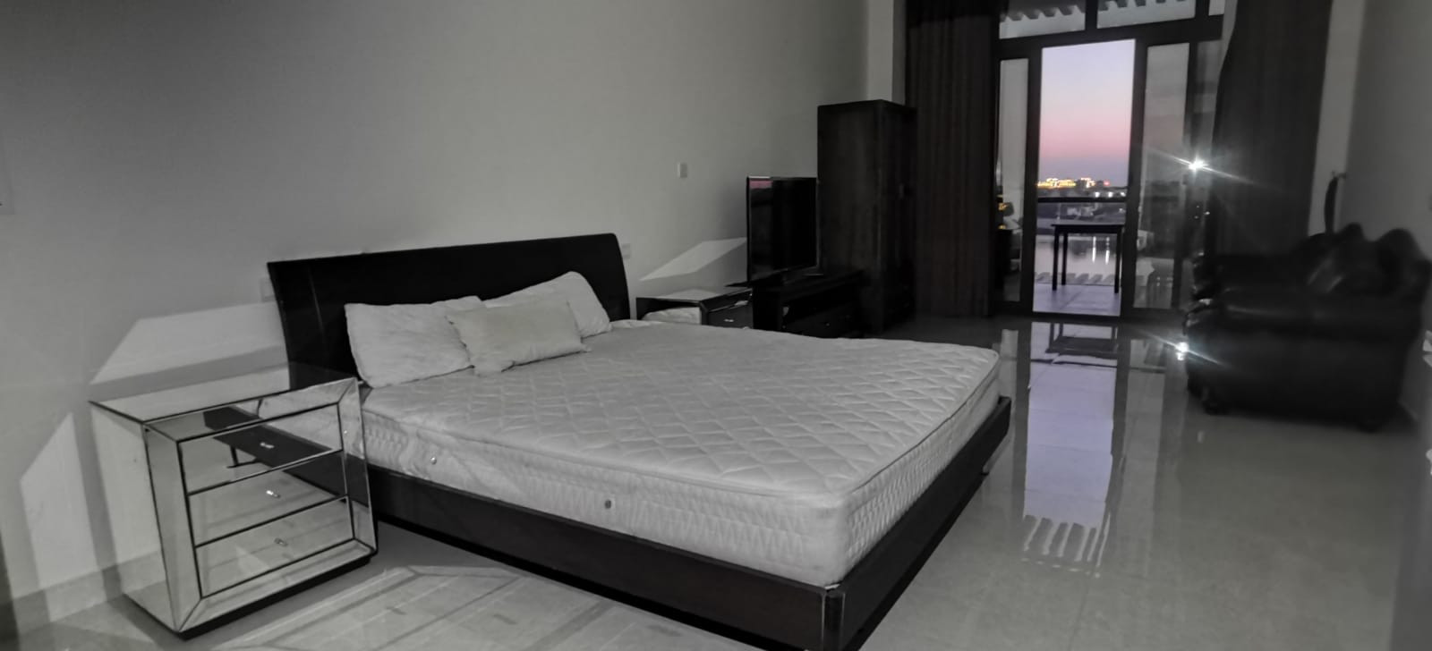 Palm Jumeirah| Sea and Dubai Eye view| Semi Furnished Studio 5