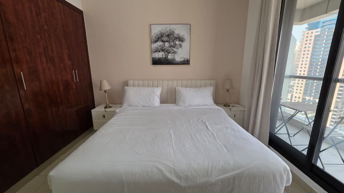 FULLY FURNISHED I HIGH FLOOR I MARINA VIEW 4