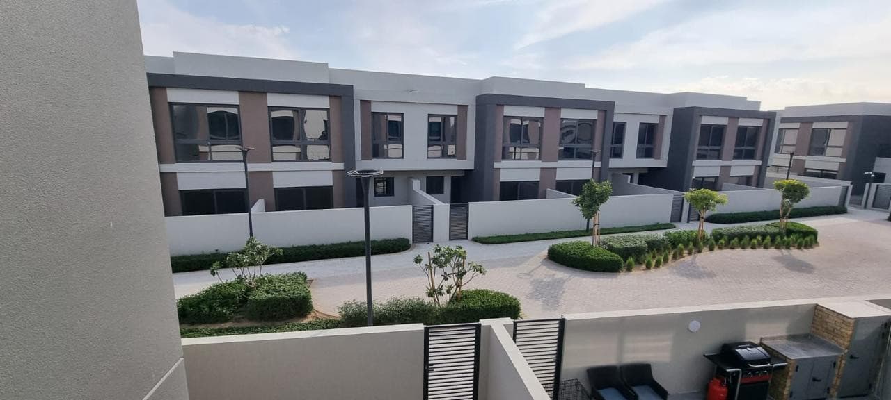 Single Row Villa | Spacious Layout | Unfurnished