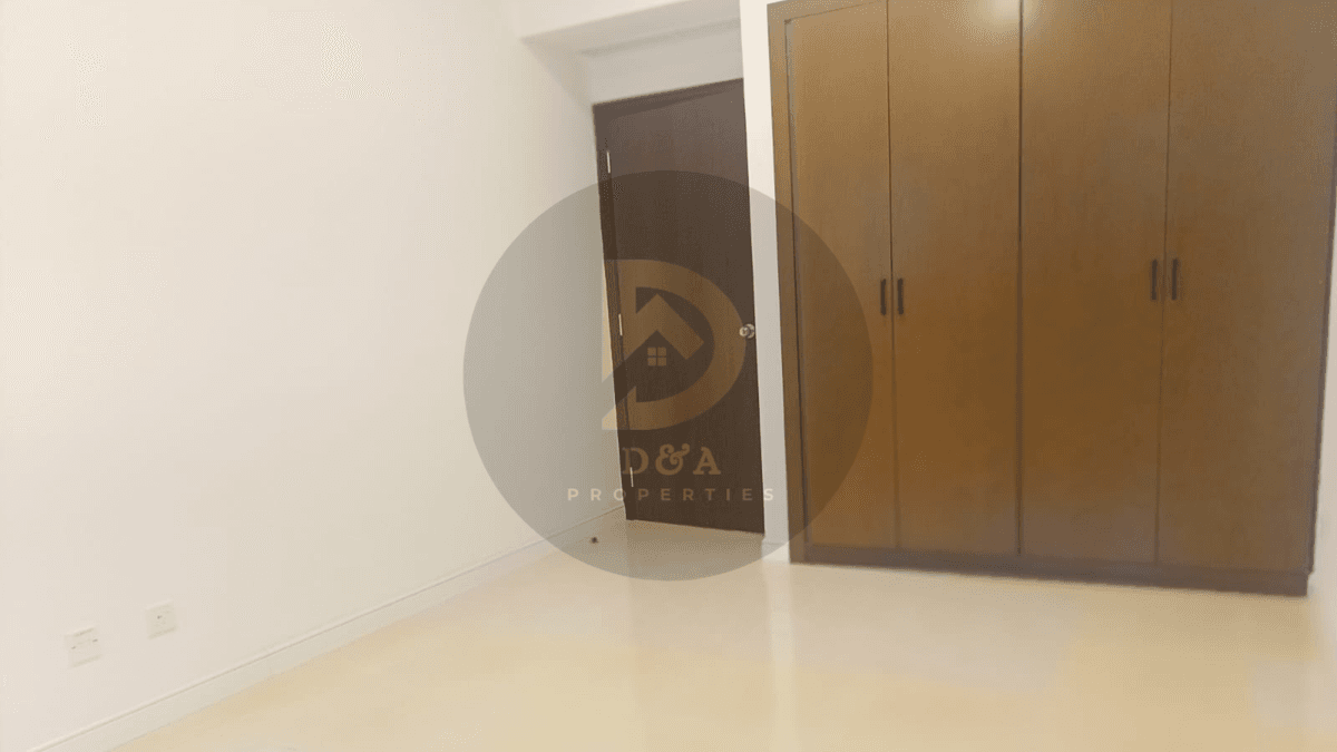 Spacious 2-Bedroom Apartment with Balcony in Al Mankhool - Unfurnished, Bright, and Airy 5