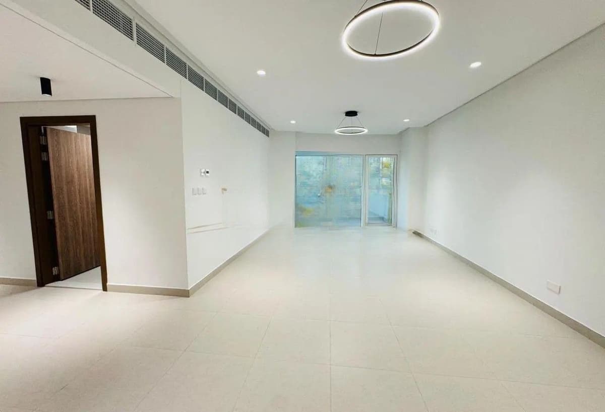 Spacious | 2BR Apartment | DXB Tower 5